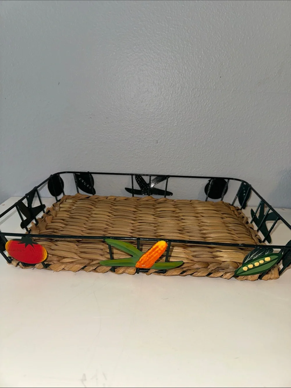 Vintage Raffia Woven Casserole /Picnic Dish Carrier Vegetable Decorated Basket